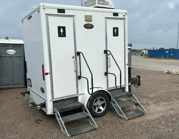 Deluxe Flushabl -Porta Potty Rental